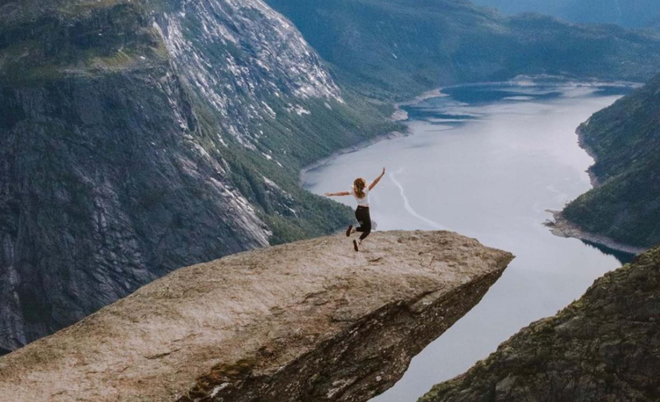 Scaling the Giants: A Thrilling Trolltunga Climbing Experience